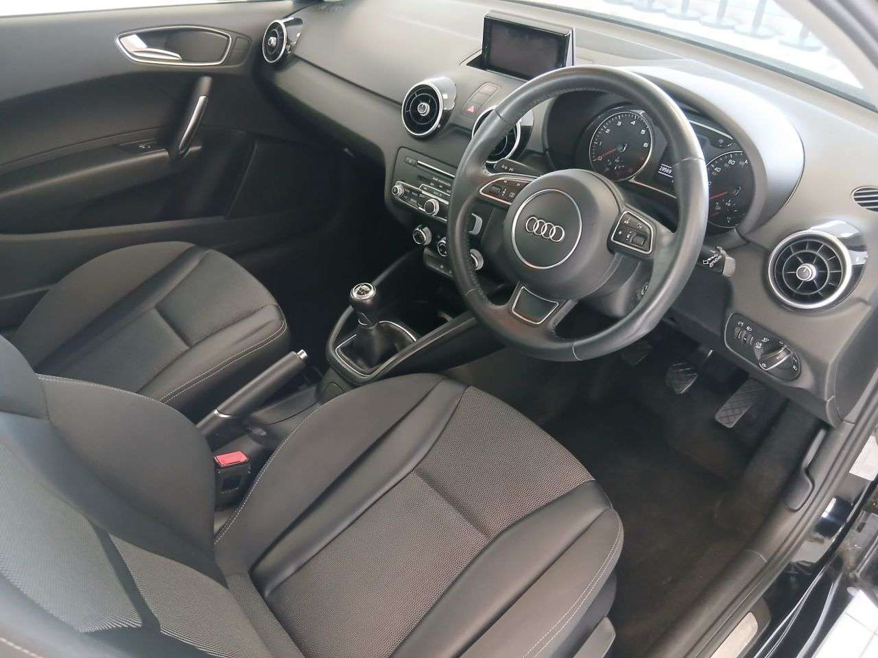 2017 AUDI A1 2017 AUDI A1