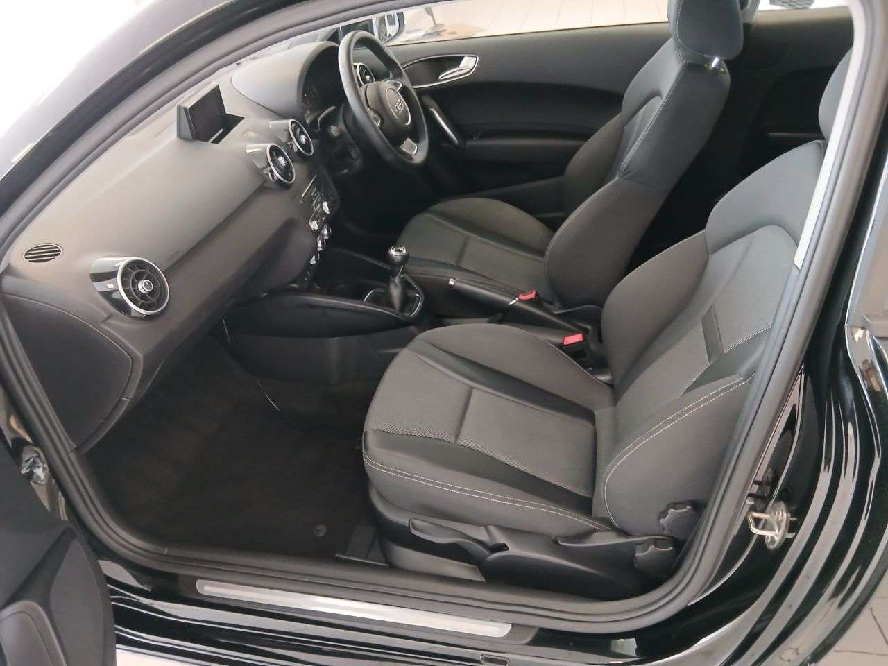 2017 AUDI A1 2017 AUDI A1