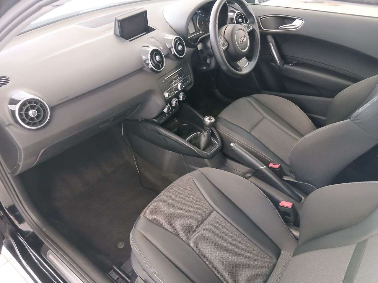 2017 AUDI A1 2017 AUDI A1