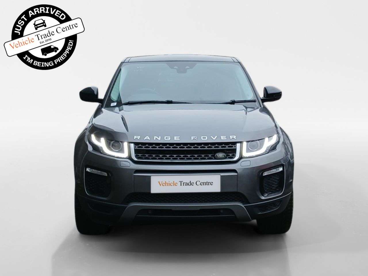 A 2018 LAND ROVER RANGE ROVER EVOQUE 2.0 TD4 SE Tech SUV 5dr Diesel Auto 4WD Euro 6 (s/s) (180 ps) A 2018 LAND ROVER RANGE ROVER EVOQUE 2.0 TD4 SE Tech SUV 5dr Diesel Auto 4WD Euro 6 (s/s) (180 ps)