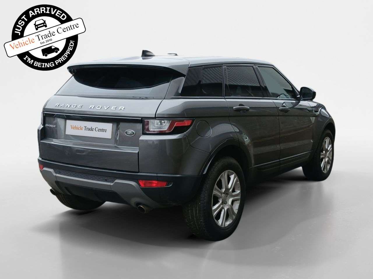 A 2018 LAND ROVER RANGE ROVER EVOQUE 2.0 TD4 SE Tech SUV 5dr Diesel Auto 4WD Euro 6 (s/s) (180 ps) A 2018 LAND ROVER RANGE ROVER EVOQUE 2.0 TD4 SE Tech SUV 5dr Diesel Auto 4WD Euro 6 (s/s) (180 ps)