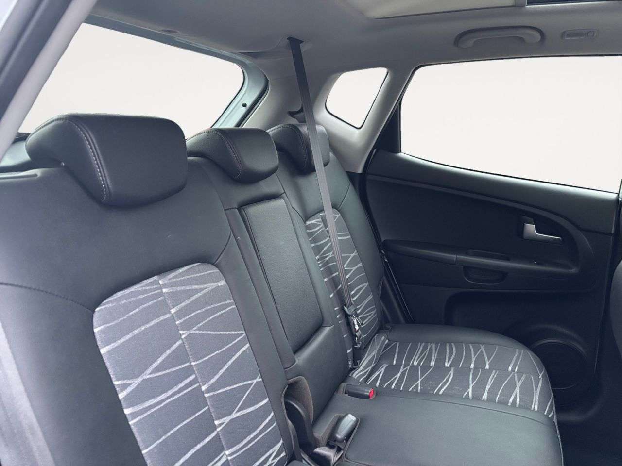 A 2018 KIA VENGA 1.6 CRDi 4 MPV 5dr Diesel Manual Euro 6 (s/s) (114 bhp) A 2018 KIA VENGA 1.6 CRDi 4 MPV 5dr Diesel Manual Euro 6 (s/s) (114 bhp)