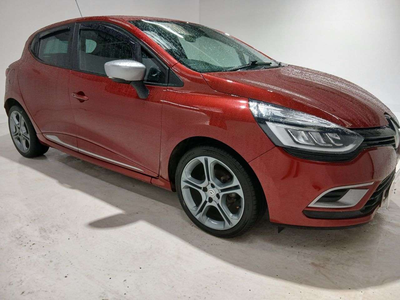 A 2018 RENAULT CLIO 0.9 TCe GT Line Hatchback 5dr Petrol Manual Euro 6 (s/s) (90 ps) A 2018 RENAULT CLIO 0.9 TCe GT Line Hatchback 5dr Petrol Manual Euro 6 (s/s) (90 ps)