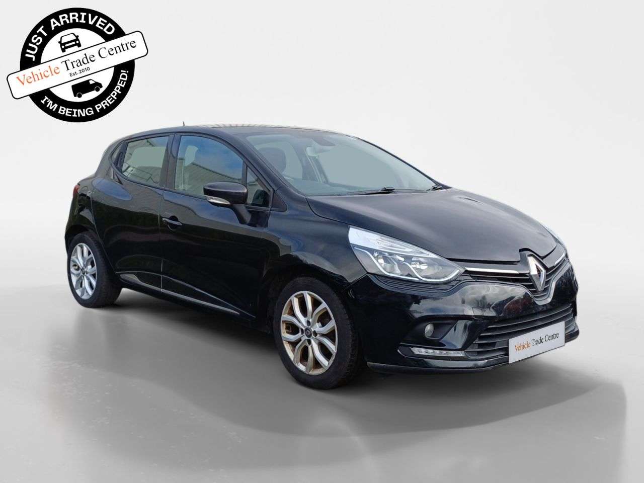 A 2018 RENAULT CLIO 1.2 16V Dynamique Nav Hatchback 5dr Petrol Manual Euro 6 (75 ps) A 2018 RENAULT CLIO 1.2 16V Dynamique Nav Hatchback 5dr Petrol Manual Euro 6 (75 ps)