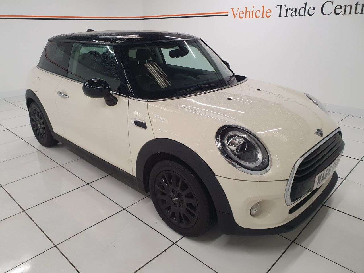 A 2018 MINI HATCH 1.5 Cooper Hatchback 3dr Petrol Manual Euro 6 (s/s) (136 ps) A 2018 MINI HATCH 1.5 Cooper Hatchback 3dr Petrol Manual Euro 6 (s/s) (136 ps)