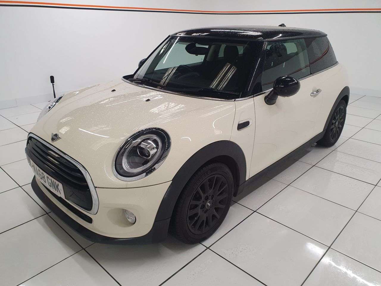 A 2018 MINI HATCH 1.5 Cooper Hatchback 3dr Petrol Manual Euro 6 (s/s) (136 ps) A 2018 MINI HATCH 1.5 Cooper Hatchback 3dr Petrol Manual Euro 6 (s/s) (136 ps)