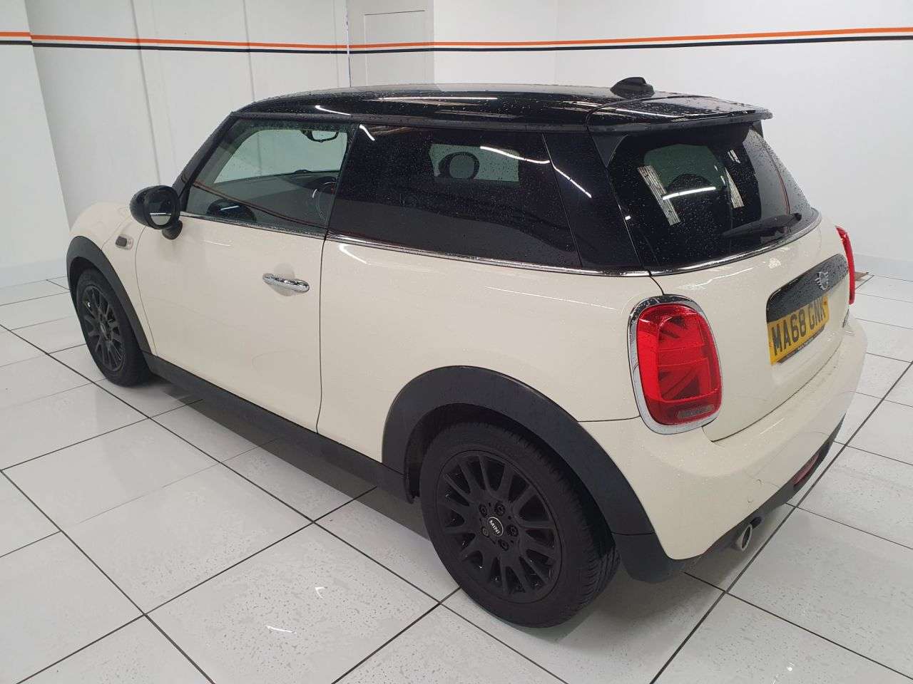 A 2018 MINI HATCH 1.5 Cooper Hatchback 3dr Petrol Manual Euro 6 (s/s) (136 ps) A 2018 MINI HATCH 1.5 Cooper Hatchback 3dr Petrol Manual Euro 6 (s/s) (136 ps)