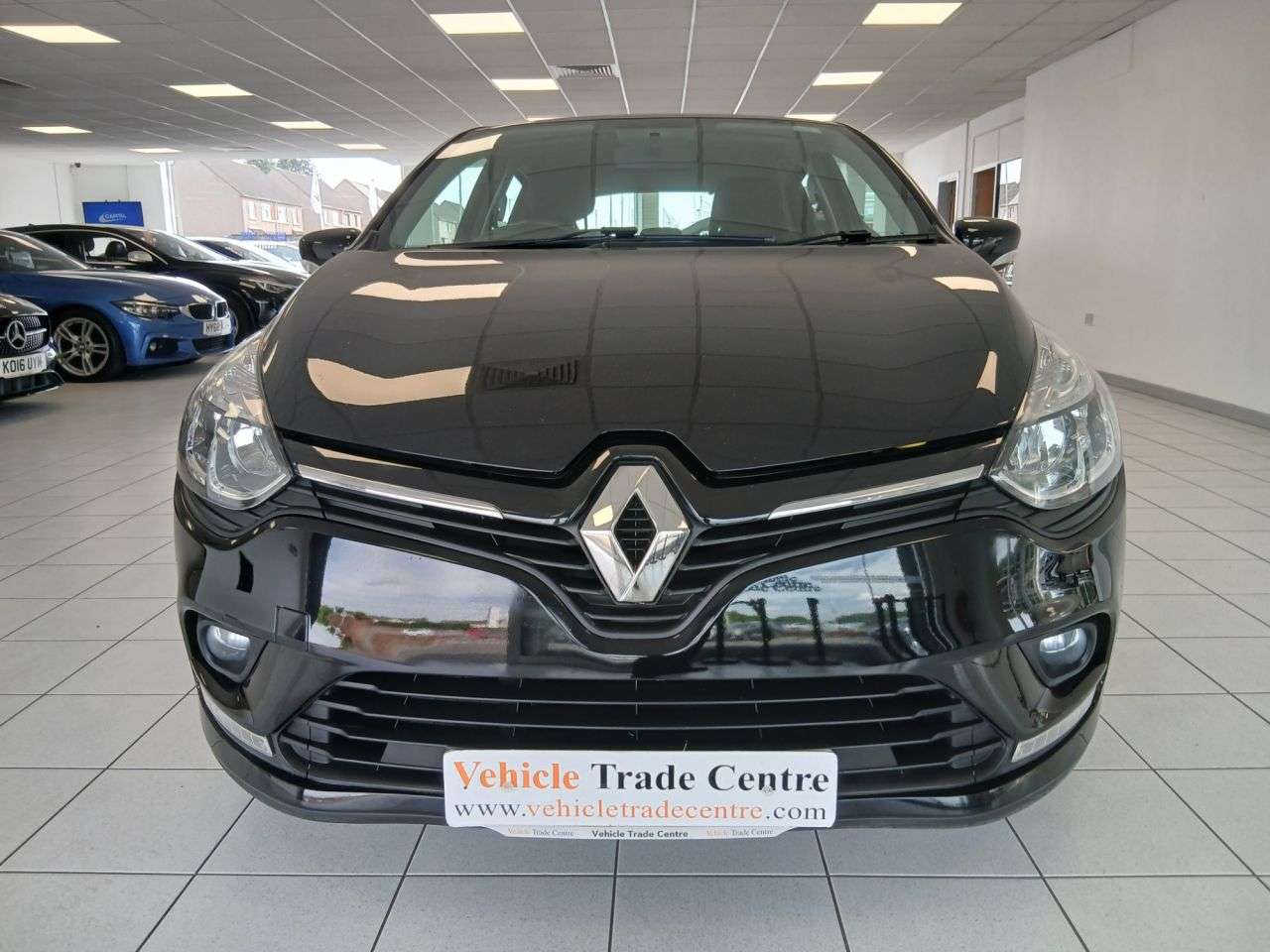 A 2018 RENAULT CLIO 0.9 TCe Play Hatchback 5dr Petrol Manual Euro 6 (s/s) (75 ps) A 2018 RENAULT CLIO 0.9 TCe Play Hatchback 5dr Petrol Manual Euro 6 (s/s) (75 ps)