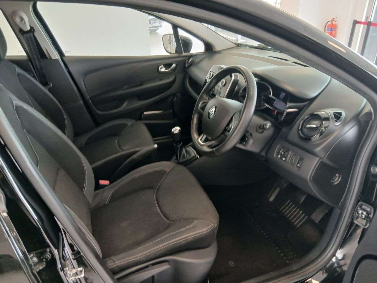 2018 RENAULT CLIO 2018 RENAULT CLIO