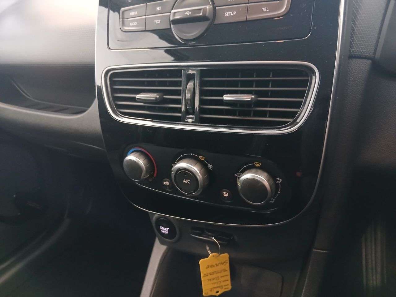 2018 RENAULT CLIO 2018 RENAULT CLIO