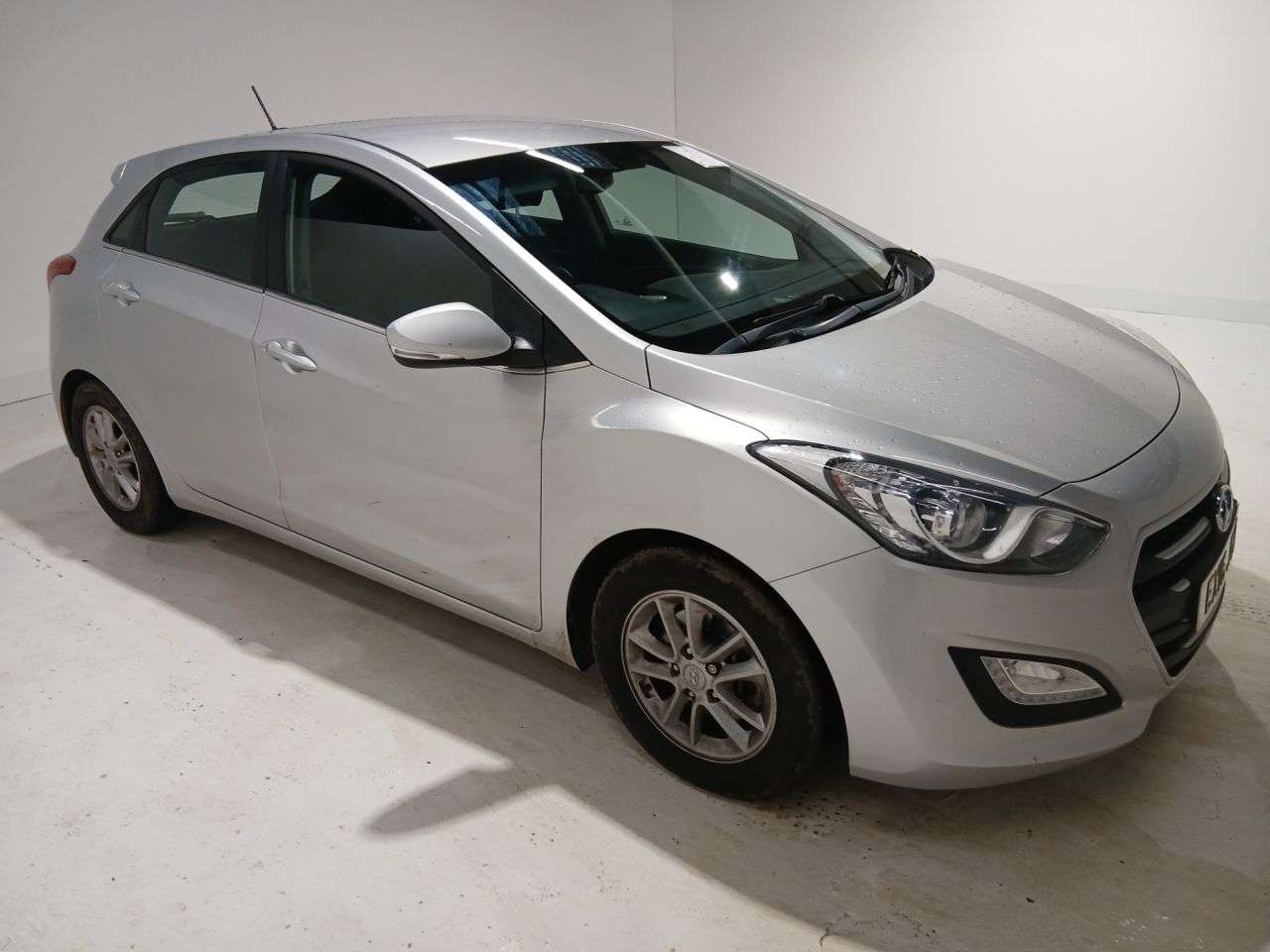 A 2016 HYUNDAI I30 1.6 CRDi Blue Drive SE Nav Hatchback 5dr Diesel Manual Euro 6 (s/s) (110 ps A 2016 HYUNDAI I30 1.6 CRDi Blue Drive SE Nav Hatchback 5dr Diesel Manual Euro 6 (s/s) (110 ps