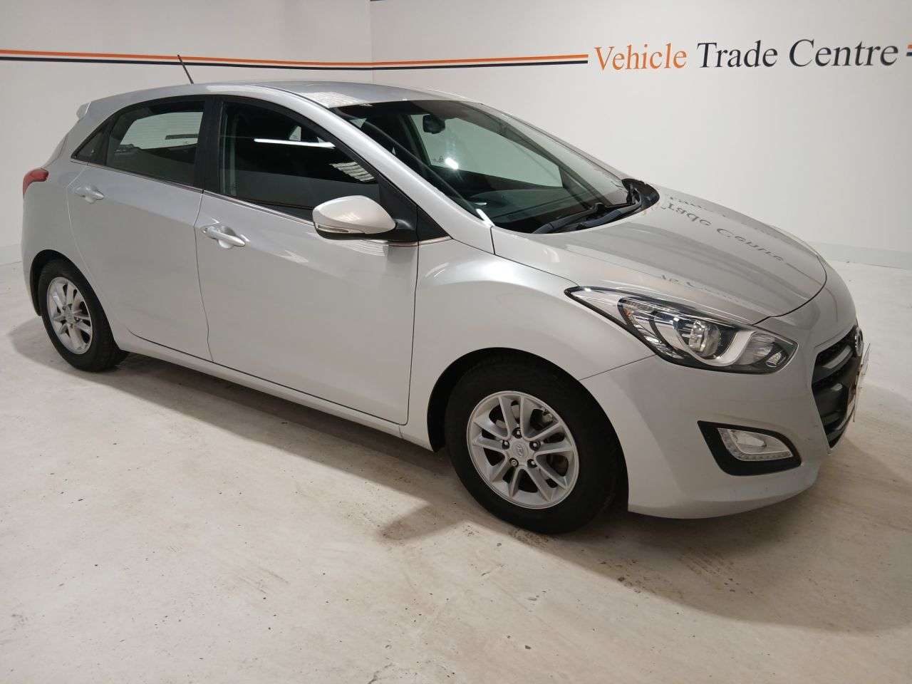 A 2016 HYUNDAI I30 1.6 CRDi Blue Drive SE Nav Hatchback 5dr Diesel Manual Euro 6 (s/s) (110 ps A 2016 HYUNDAI I30 1.6 CRDi Blue Drive SE Nav Hatchback 5dr Diesel Manual Euro 6 (s/s) (110 ps