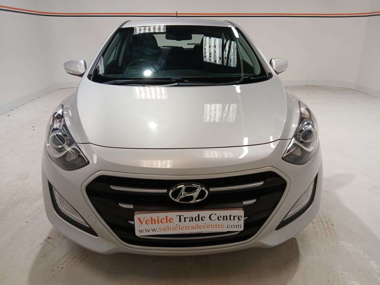 A 2016 HYUNDAI I30 1.6 CRDi Blue Drive SE Nav Hatchback 5dr Diesel Manual Euro 6 (s/s) (110 ps A 2016 HYUNDAI I30 1.6 CRDi Blue Drive SE Nav Hatchback 5dr Diesel Manual Euro 6 (s/s) (110 ps