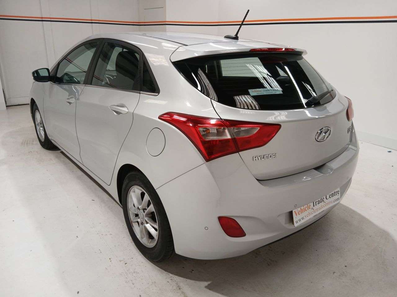A 2016 HYUNDAI I30 1.6 CRDi Blue Drive SE Nav Hatchback 5dr Diesel Manual Euro 6 (s/s) (110 ps A 2016 HYUNDAI I30 1.6 CRDi Blue Drive SE Nav Hatchback 5dr Diesel Manual Euro 6 (s/s) (110 ps