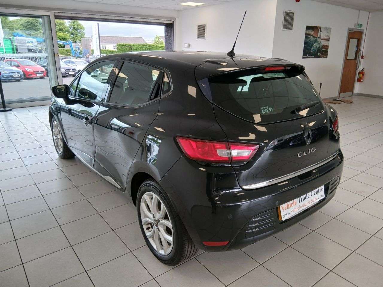 A 2018 RENAULT CLIO DYNAMIQUE NAV TCE A 2018 RENAULT CLIO DYNAMIQUE NAV TCE