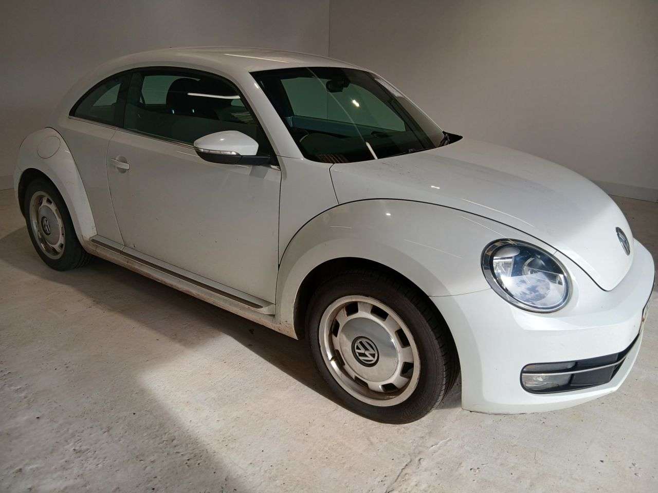 A 2014 VOLKSWAGEN BEETLE 1.2 TSI Design Hatchback 3dr Petrol Manual 6Spd Euro 5 (105 ps) A 2014 VOLKSWAGEN BEETLE 1.2 TSI Design Hatchback 3dr Petrol Manual 6Spd Euro 5 (105 ps)