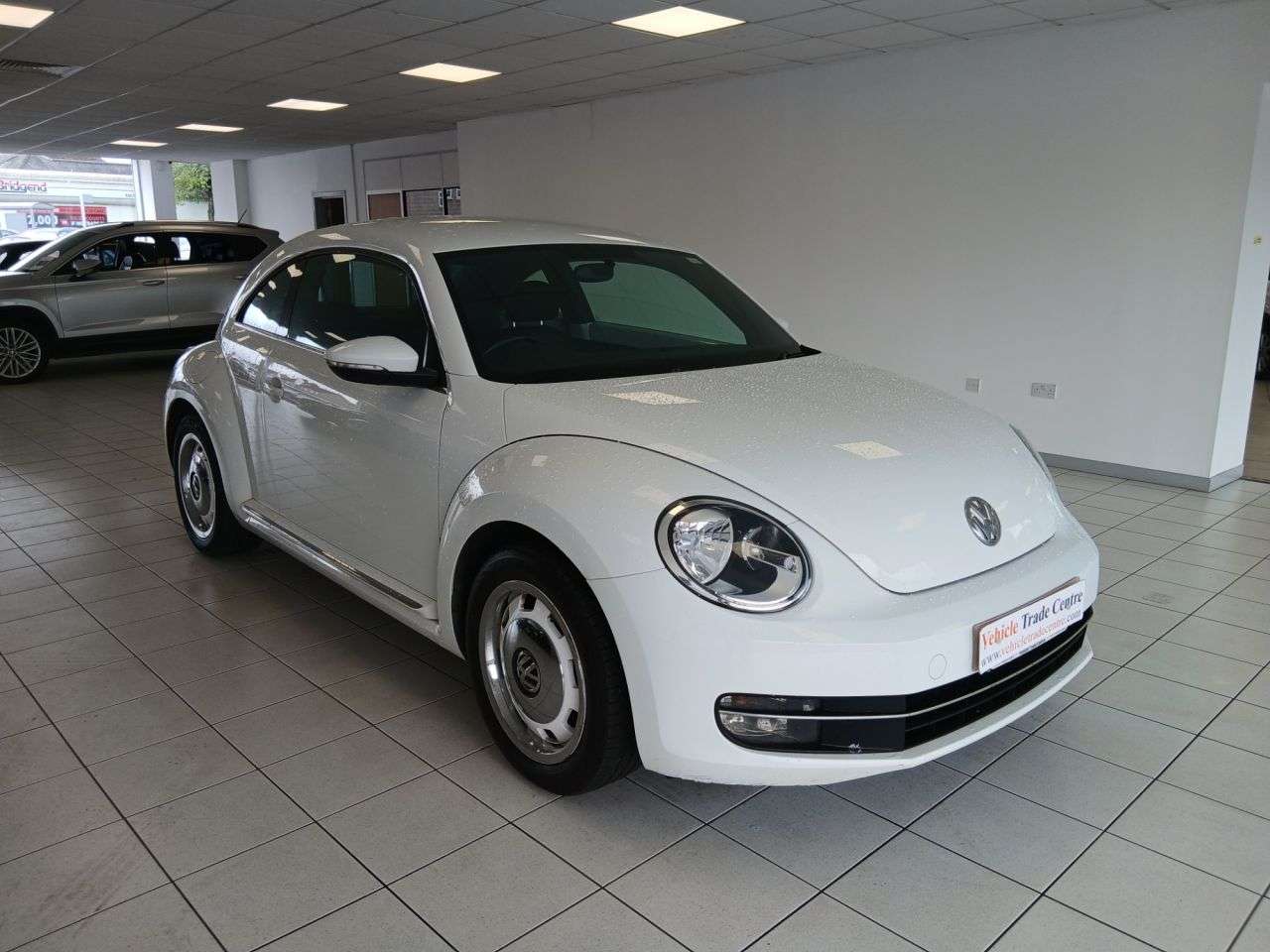 A 2014 VOLKSWAGEN BEETLE 1.2 TSI Design Hatchback 3dr Petrol Manual 6Spd Euro 5 (105 ps) A 2014 VOLKSWAGEN BEETLE 1.2 TSI Design Hatchback 3dr Petrol Manual 6Spd Euro 5 (105 ps)
