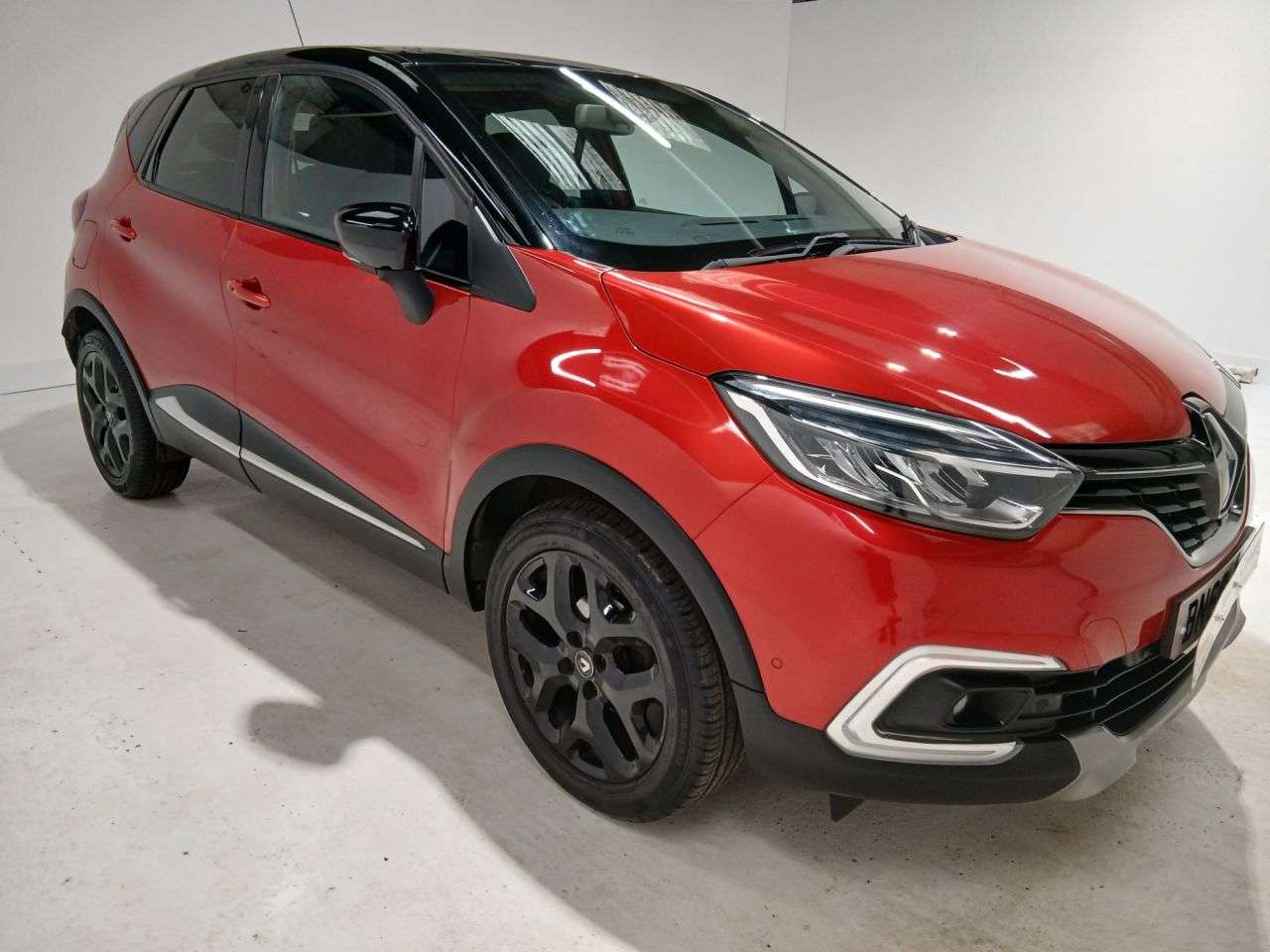 A 2018 RENAULT CAPTUR 0.9 TCe ENERGY GT Line SUV 5dr Petrol Manual Euro 6 (s/s) (90 ps) A 2018 RENAULT CAPTUR 0.9 TCe ENERGY GT Line SUV 5dr Petrol Manual Euro 6 (s/s) (90 ps)