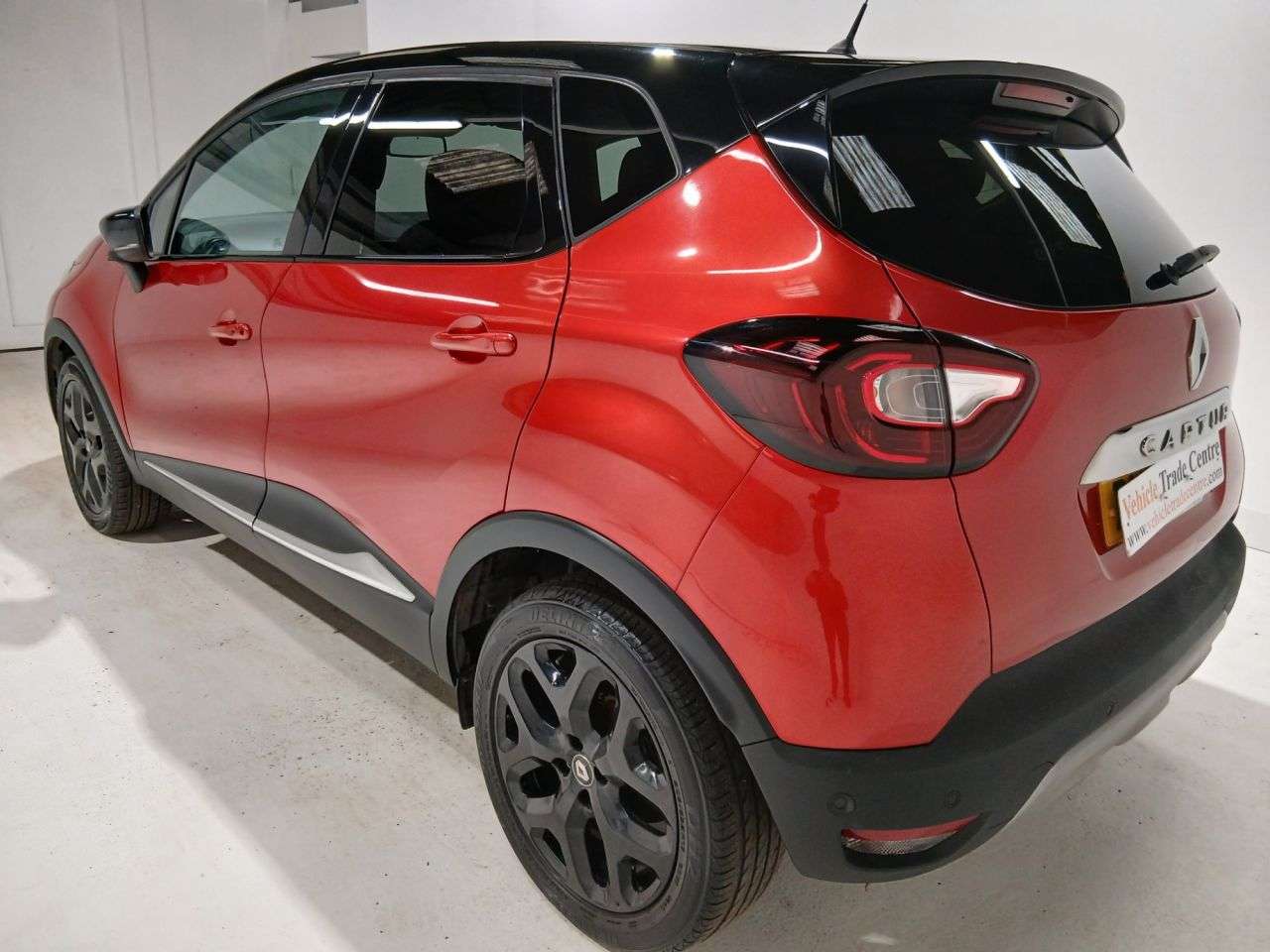 A 2018 RENAULT CAPTUR 0.9 TCe ENERGY GT Line SUV 5dr Petrol Manual Euro 6 (s/s) (90 ps) A 2018 RENAULT CAPTUR 0.9 TCe ENERGY GT Line SUV 5dr Petrol Manual Euro 6 (s/s) (90 ps)