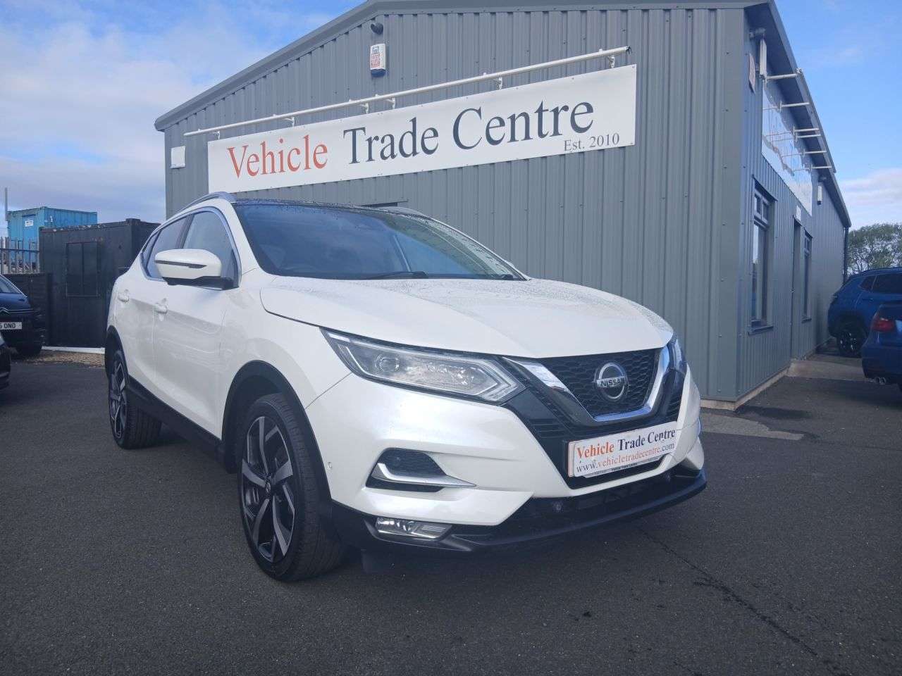 A 2018 NISSAN QASHQAI 1.5 dCi Tekna SUV 5dr Diesel Manual Euro 6 (s/s) (110 ps) A 2018 NISSAN QASHQAI 1.5 dCi Tekna SUV 5dr Diesel Manual Euro 6 (s/s) (110 ps)