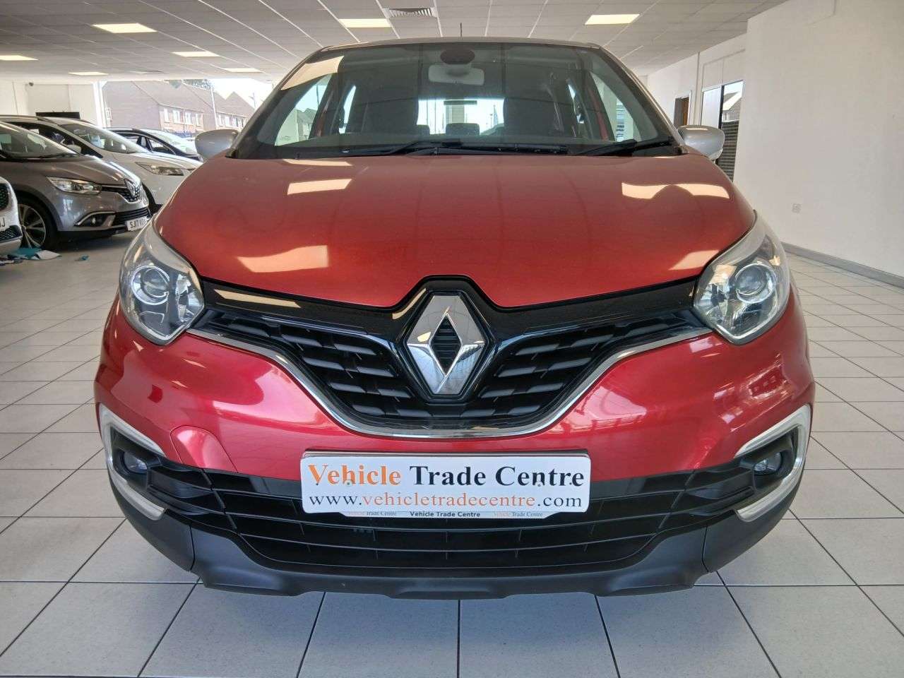 A 2018 RENAULT CAPTUR 0.9 TCe ENERGY Play SUV 5dr Petrol Manual Euro 6 (s/s) (90 ps) A 2018 RENAULT CAPTUR 0.9 TCe ENERGY Play SUV 5dr Petrol Manual Euro 6 (s/s) (90 ps)