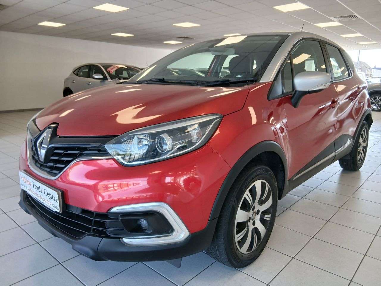 A 2018 RENAULT CAPTUR 0.9 TCe ENERGY Play SUV 5dr Petrol Manual Euro 6 (s/s) (90 ps) A 2018 RENAULT CAPTUR 0.9 TCe ENERGY Play SUV 5dr Petrol Manual Euro 6 (s/s) (90 ps)