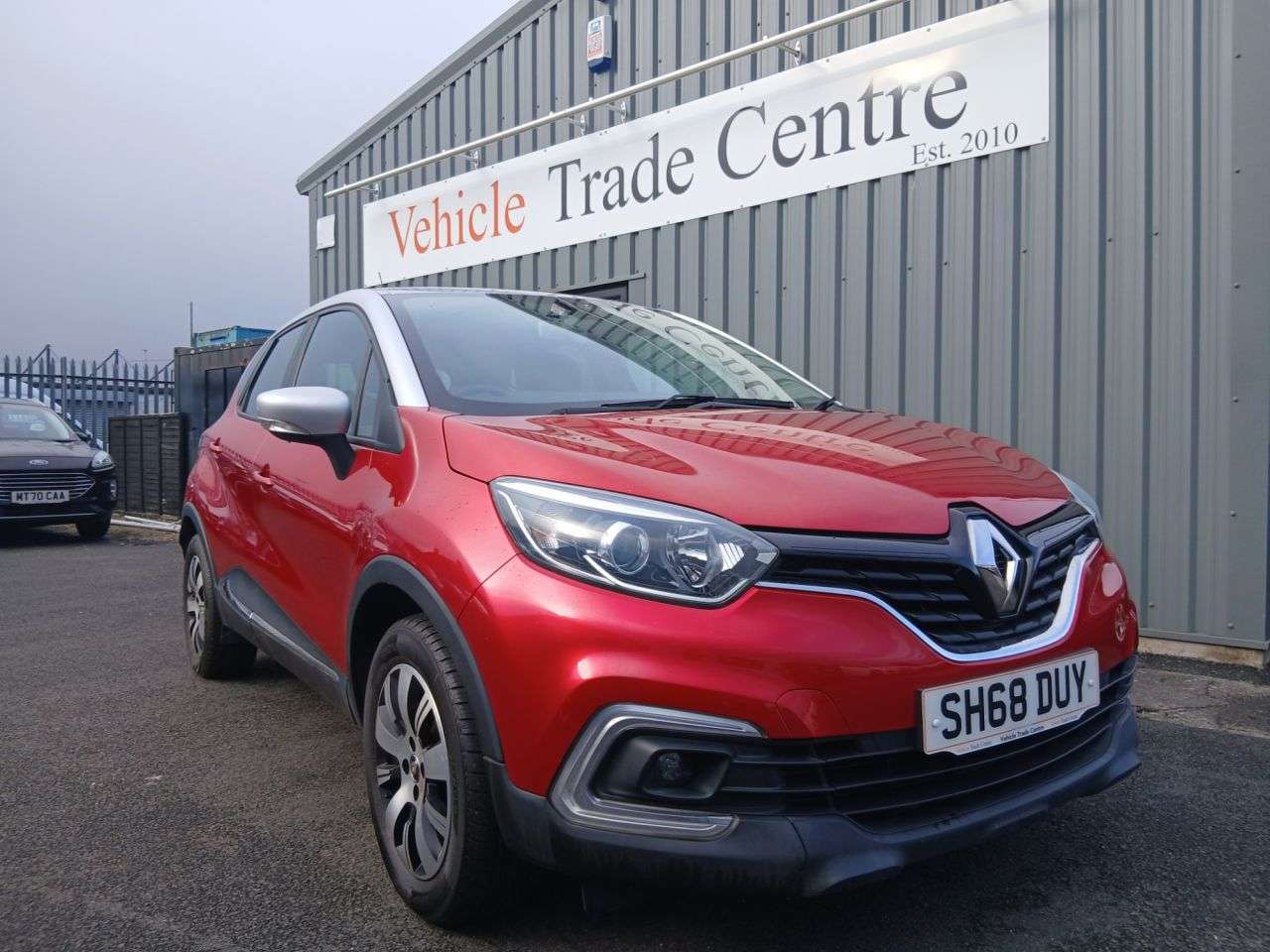 A 2018 RENAULT CAPTUR 0.9 TCe ENERGY Play SUV 5dr Petrol Manual Euro 6 (s/s) (90 ps) A 2018 RENAULT CAPTUR 0.9 TCe ENERGY Play SUV 5dr Petrol Manual Euro 6 (s/s) (90 ps)