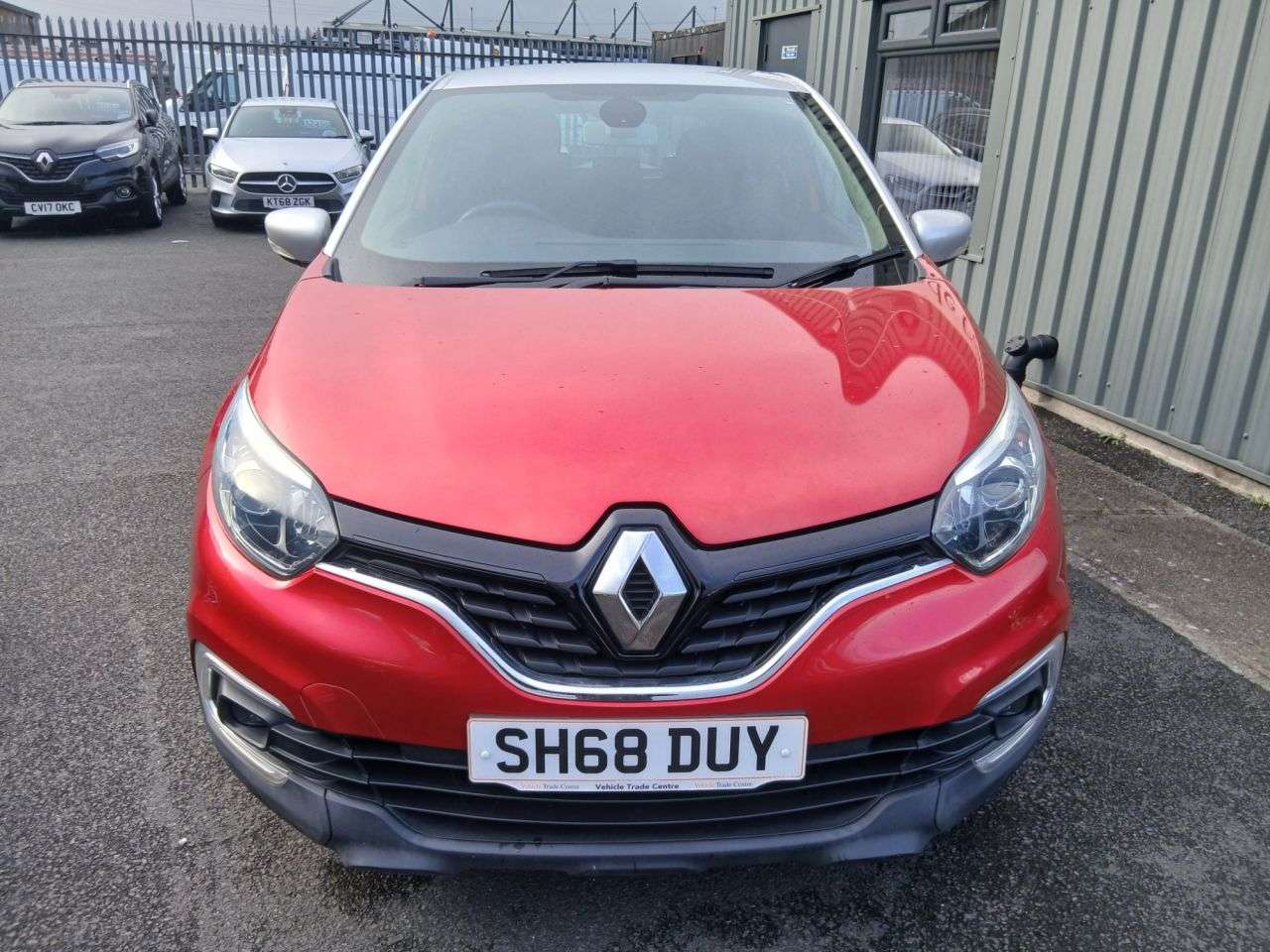 A 2018 RENAULT CAPTUR 0.9 TCe ENERGY Play SUV 5dr Petrol Manual Euro 6 (s/s) (90 ps) A 2018 RENAULT CAPTUR 0.9 TCe ENERGY Play SUV 5dr Petrol Manual Euro 6 (s/s) (90 ps)