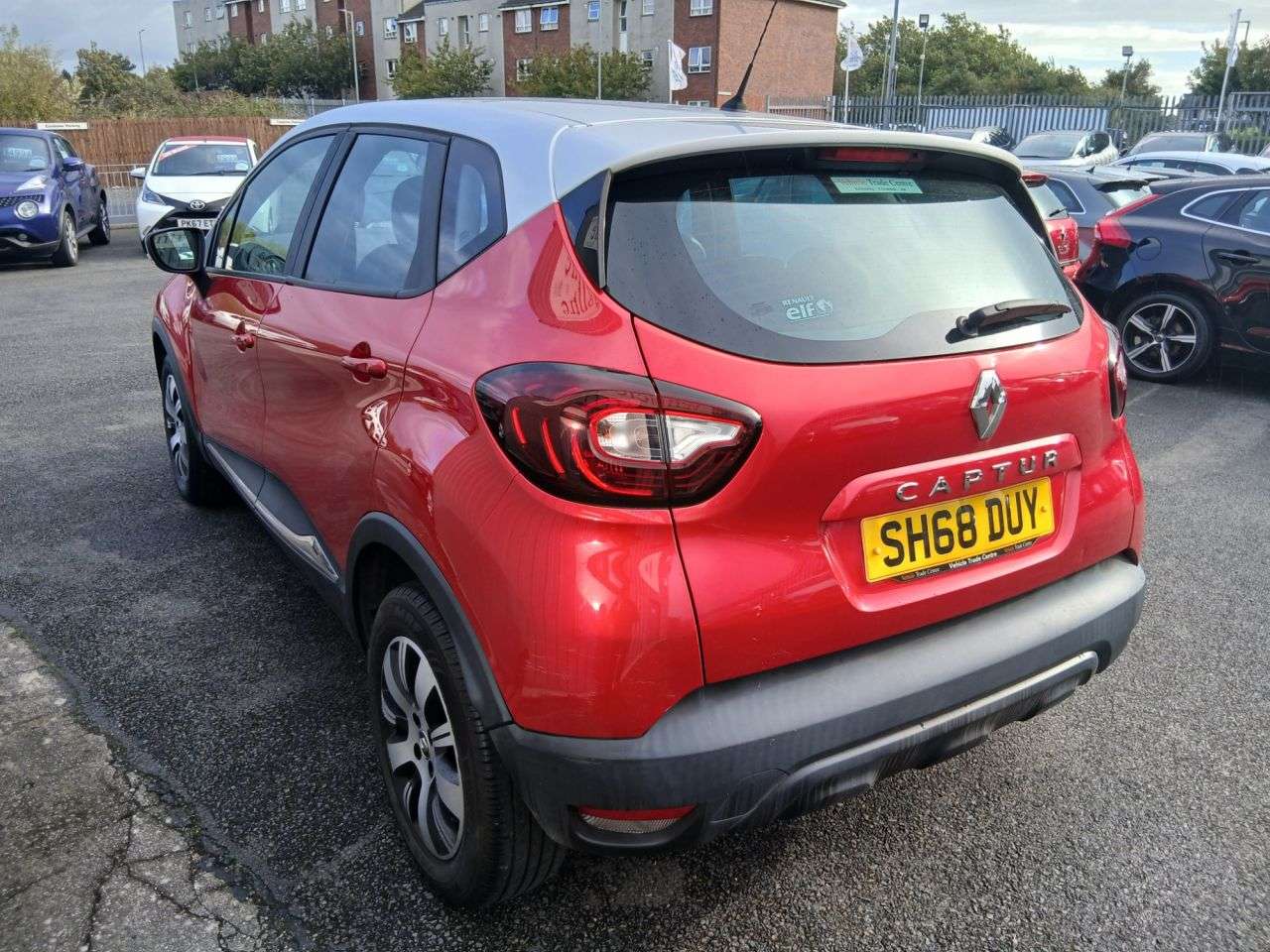 A 2018 RENAULT CAPTUR 0.9 TCe ENERGY Play SUV 5dr Petrol Manual Euro 6 (s/s) (90 ps) A 2018 RENAULT CAPTUR 0.9 TCe ENERGY Play SUV 5dr Petrol Manual Euro 6 (s/s) (90 ps)