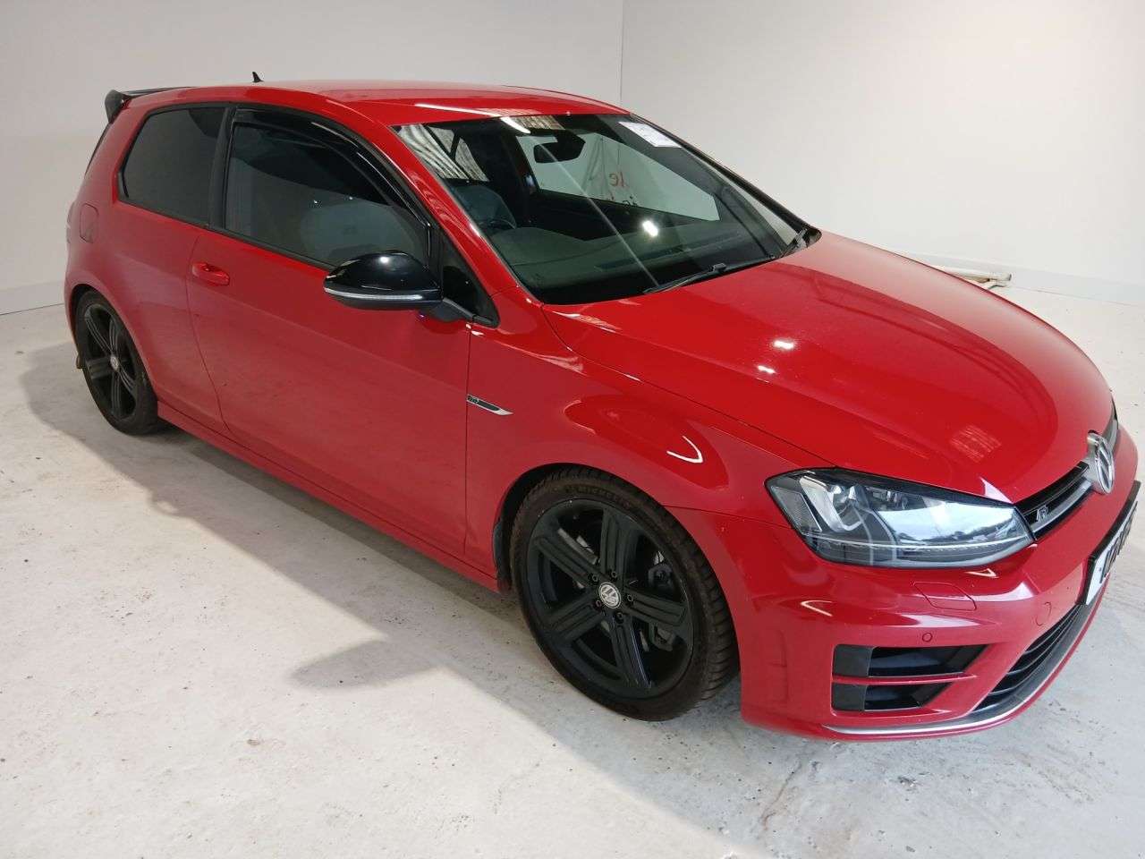 A 2016 VOLKSWAGEN GOLF 2.0 TSI BlueMotion Tech R Hatchback 3dr Petrol Manual 4Motion Euro 6 (s/s) A 2016 VOLKSWAGEN GOLF 2.0 TSI BlueMotion Tech R Hatchback 3dr Petrol Manual 4Motion Euro 6 (s/s)