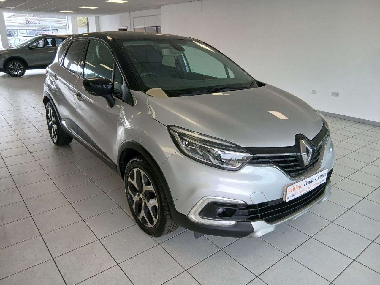 A 2018 RENAULT CAPTUR 0.9 TCe ENERGY GT Line SUV 5dr Petrol Manual Euro 6 (s/s) (90 ps) A 2018 RENAULT CAPTUR 0.9 TCe ENERGY GT Line SUV 5dr Petrol Manual Euro 6 (s/s) (90 ps)