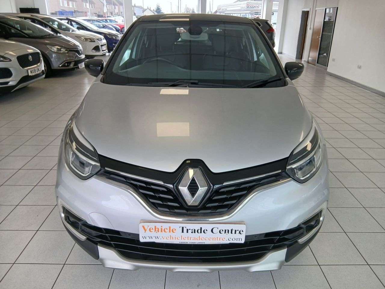 A 2018 RENAULT CAPTUR 0.9 TCe ENERGY GT Line SUV 5dr Petrol Manual Euro 6 (s/s) (90 ps) A 2018 RENAULT CAPTUR 0.9 TCe ENERGY GT Line SUV 5dr Petrol Manual Euro 6 (s/s) (90 ps)