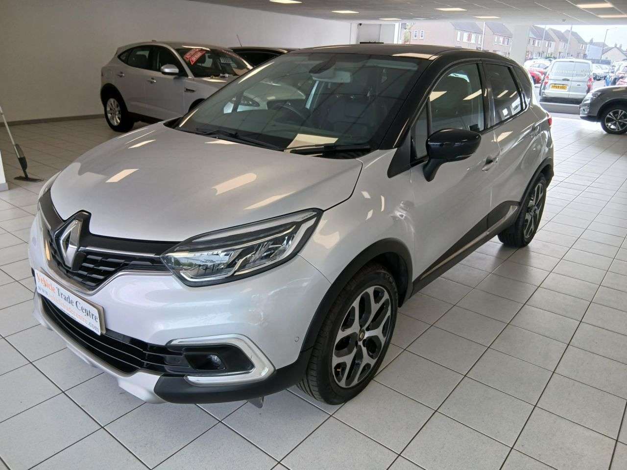 A 2018 RENAULT CAPTUR 0.9 TCe ENERGY GT Line SUV 5dr Petrol Manual Euro 6 (s/s) (90 ps) A 2018 RENAULT CAPTUR 0.9 TCe ENERGY GT Line SUV 5dr Petrol Manual Euro 6 (s/s) (90 ps)