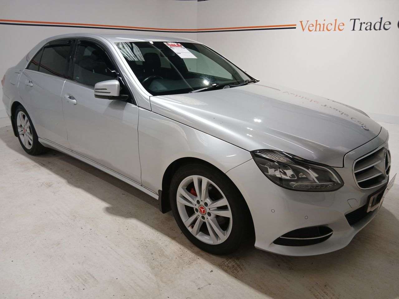 A 2014 MERCEDES-BENZ E CLASS 2.1 E220 CDI SE Saloon 4dr Diesel G-Tronic+ Euro 5 (s/s) (170 ps) A 2014 MERCEDES-BENZ E CLASS 2.1 E220 CDI SE Saloon 4dr Diesel G-Tronic+ Euro 5 (s/s) (170 ps)
