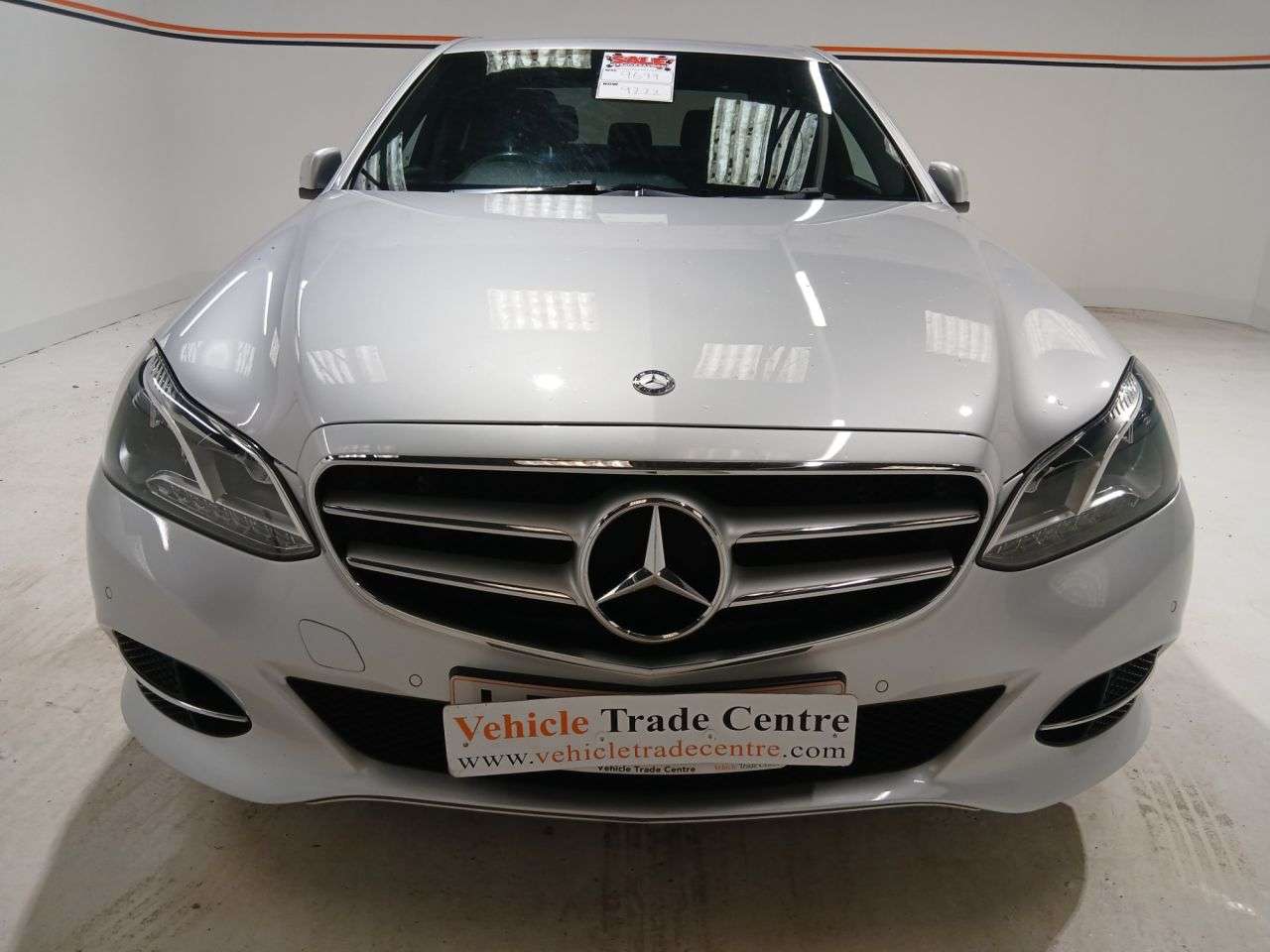 A 2014 MERCEDES-BENZ E CLASS 2.1 E220 CDI SE Saloon 4dr Diesel G-Tronic+ Euro 5 (s/s) (170 ps) A 2014 MERCEDES-BENZ E CLASS 2.1 E220 CDI SE Saloon 4dr Diesel G-Tronic+ Euro 5 (s/s) (170 ps)
