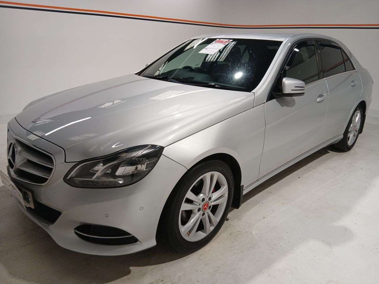 A 2014 MERCEDES-BENZ E CLASS 2.1 E220 CDI SE Saloon 4dr Diesel G-Tronic+ Euro 5 (s/s) (170 ps) A 2014 MERCEDES-BENZ E CLASS 2.1 E220 CDI SE Saloon 4dr Diesel G-Tronic+ Euro 5 (s/s) (170 ps)