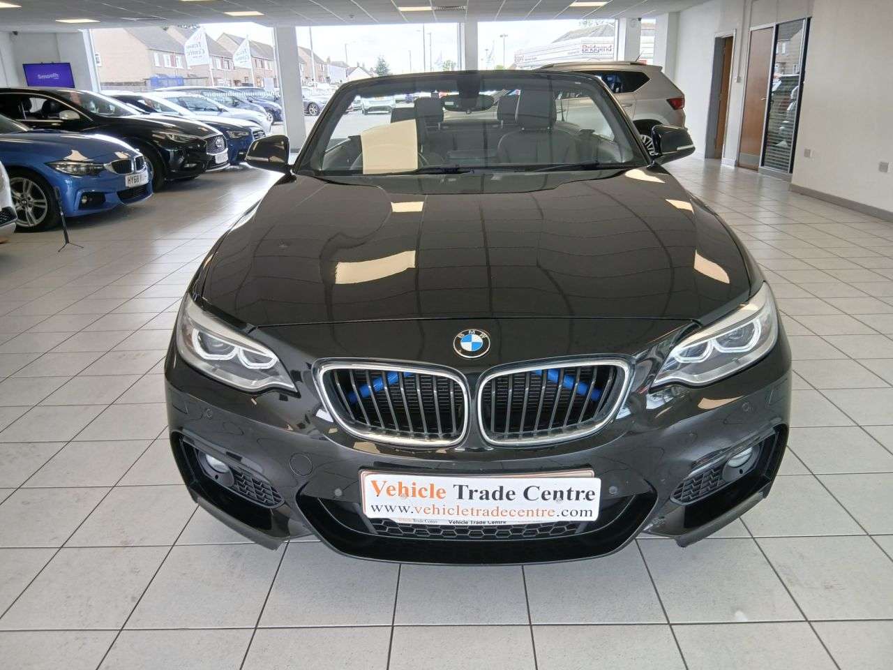A 2015 BMW 2 SERIES 2.0 220d M Sport Convertible 2dr Diesel Auto Euro 6 (s/s) (190 ps) A 2015 BMW 2 SERIES 2.0 220d M Sport Convertible 2dr Diesel Auto Euro 6 (s/s) (190 ps)