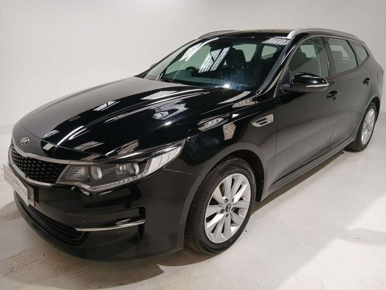 A 2018 KIA OPTIMA 1.7 CRDi 2 Sportswagon 5dr Diesel Manual Euro 6 (s/s) (139 bhp) A 2018 KIA OPTIMA 1.7 CRDi 2 Sportswagon 5dr Diesel Manual Euro 6 (s/s) (139 bhp)