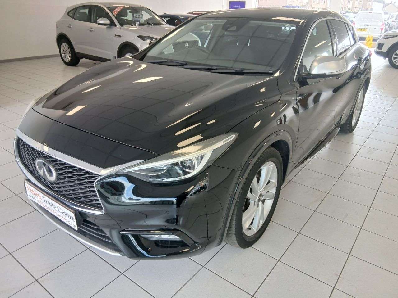 A 2016 INFINITI Q30 1.5d Business Executive Hatchback 5dr Diesel DCT Euro 6 (s/s) (109 ps) A 2016 INFINITI Q30 1.5d Business Executive Hatchback 5dr Diesel DCT Euro 6 (s/s) (109 ps)