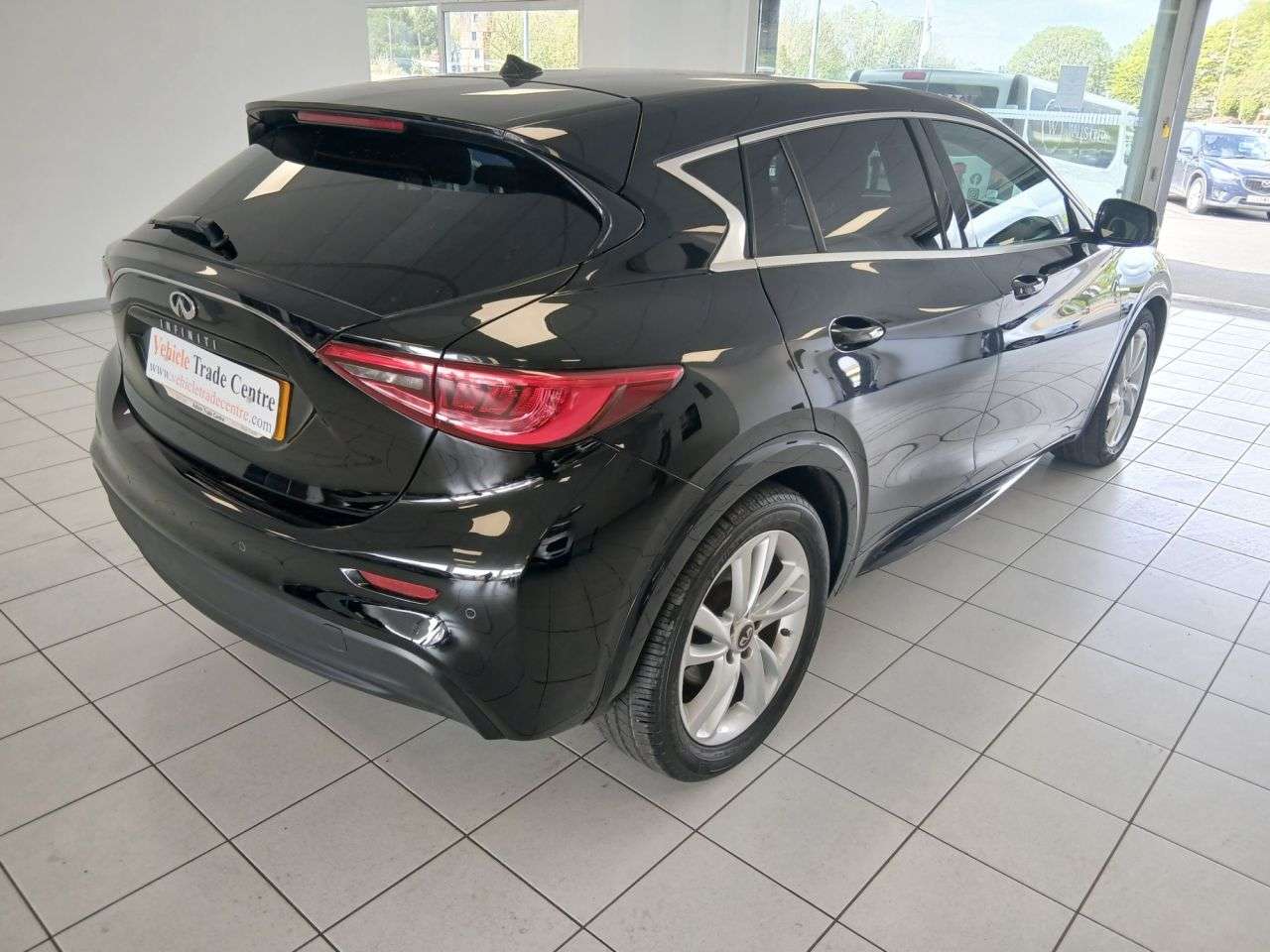 2016 INFINITI Q30 2016 INFINITI Q30