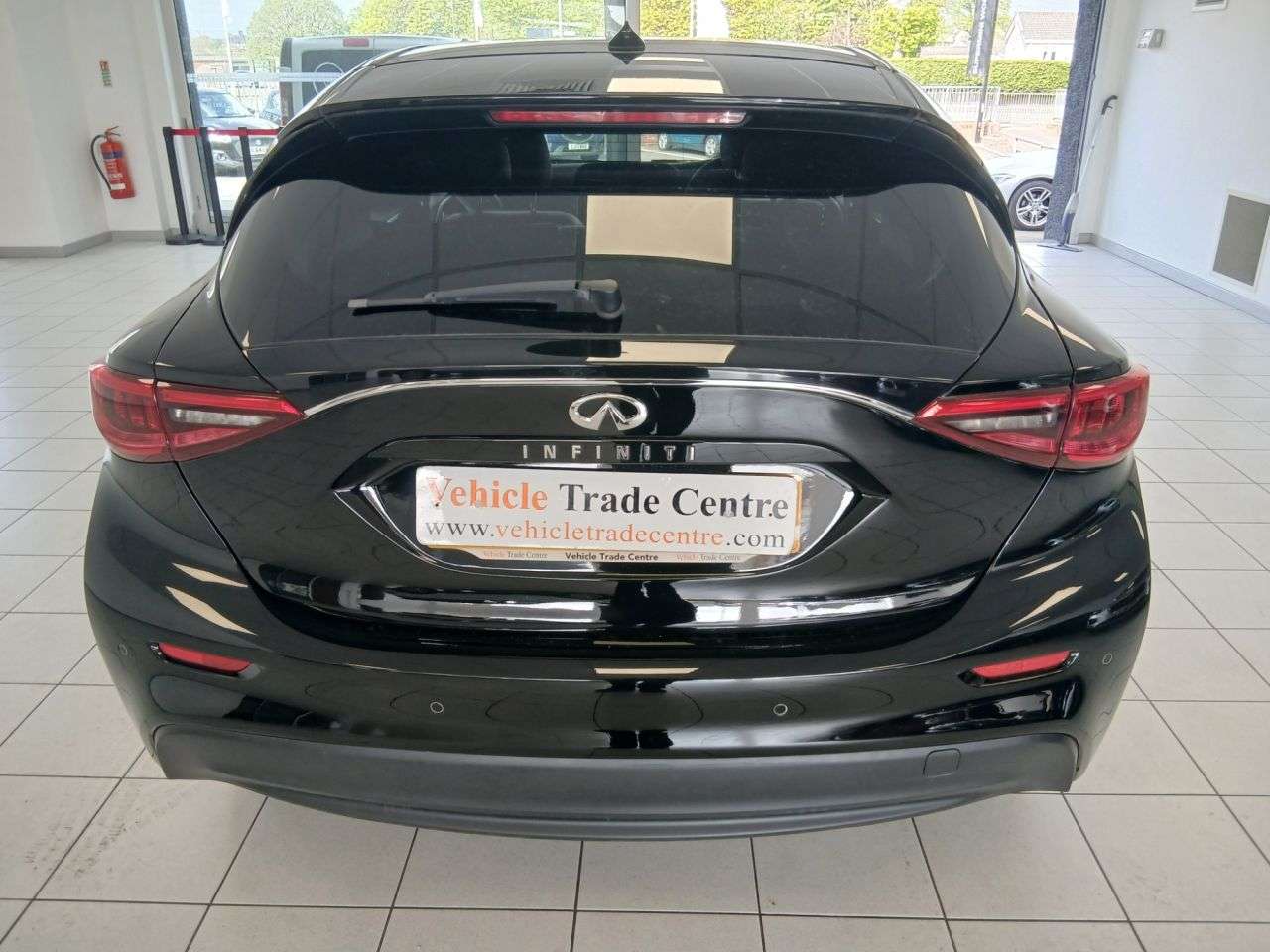 2016 INFINITI Q30 2016 INFINITI Q30