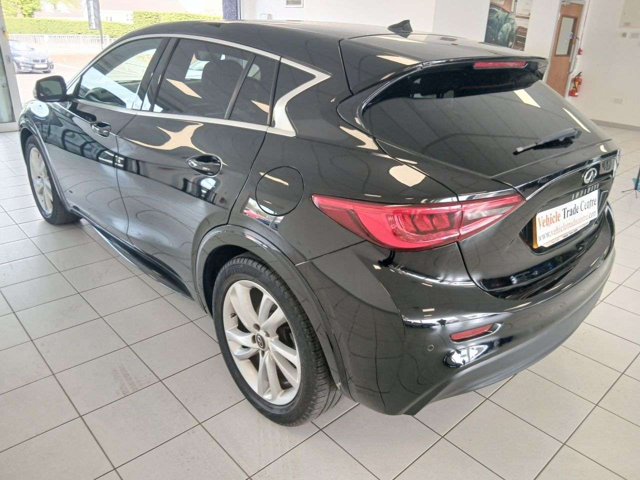 2016 INFINITI Q30 2016 INFINITI Q30
