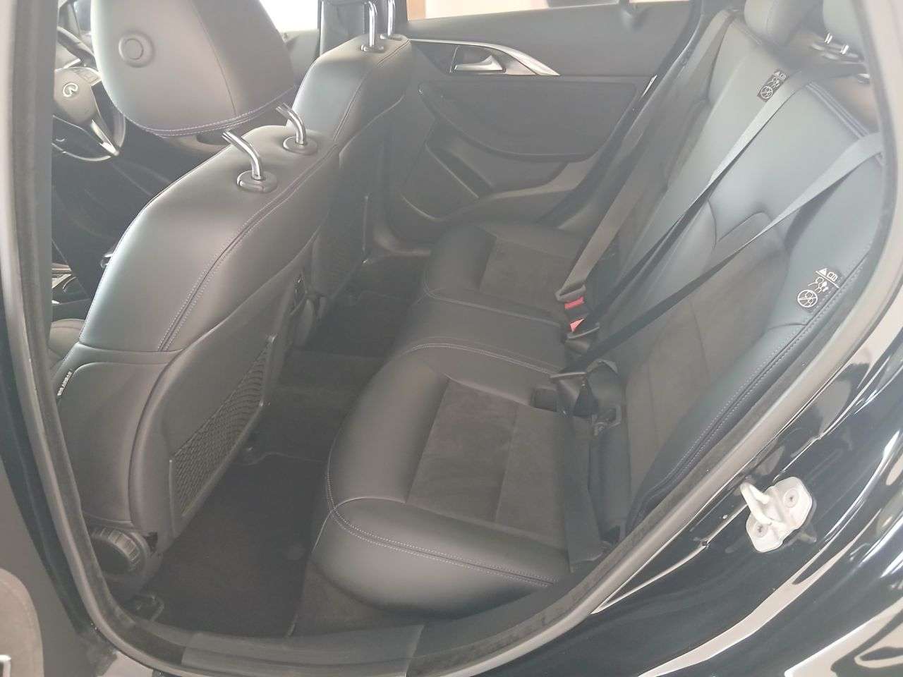 2016 INFINITI Q30 2016 INFINITI Q30