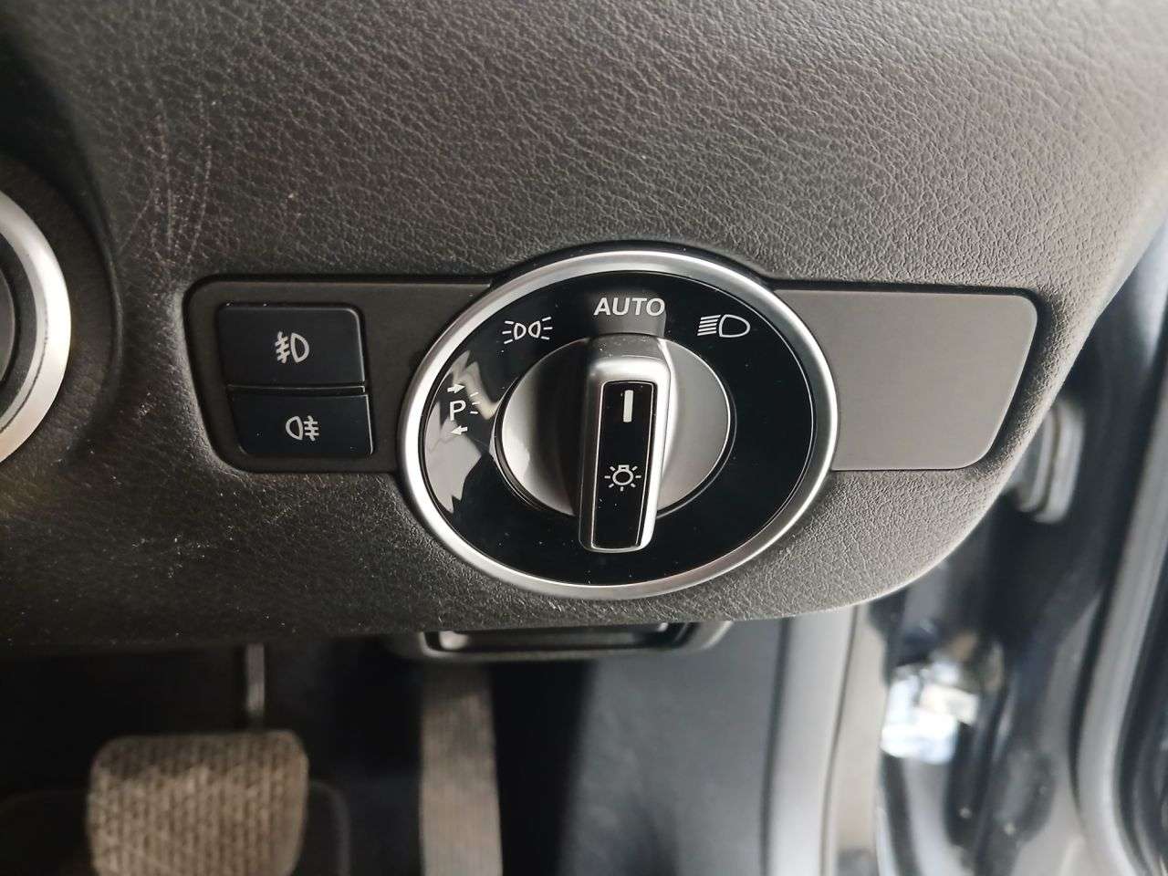 2016 INFINITI Q30 2016 INFINITI Q30