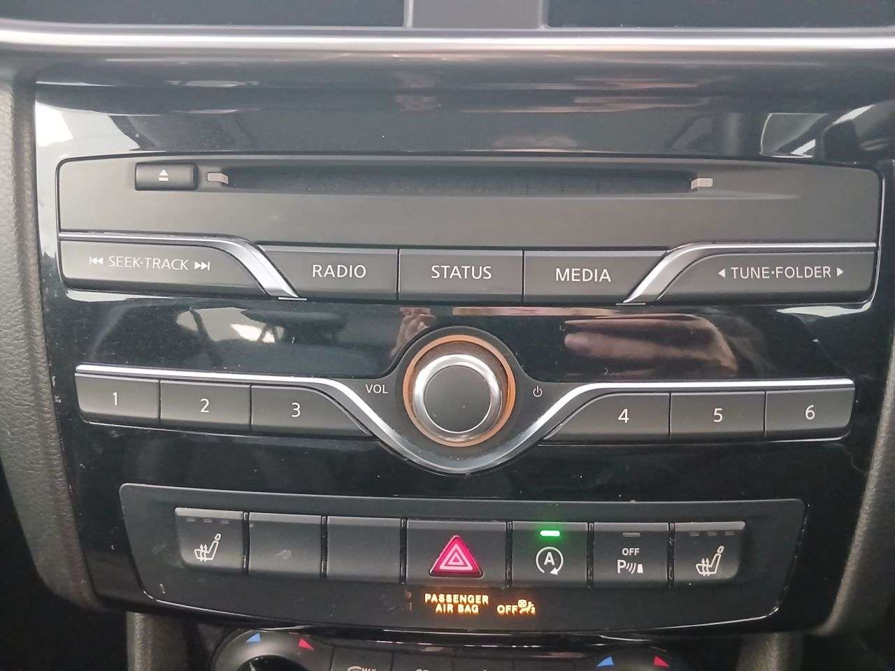 2016 INFINITI Q30 2016 INFINITI Q30