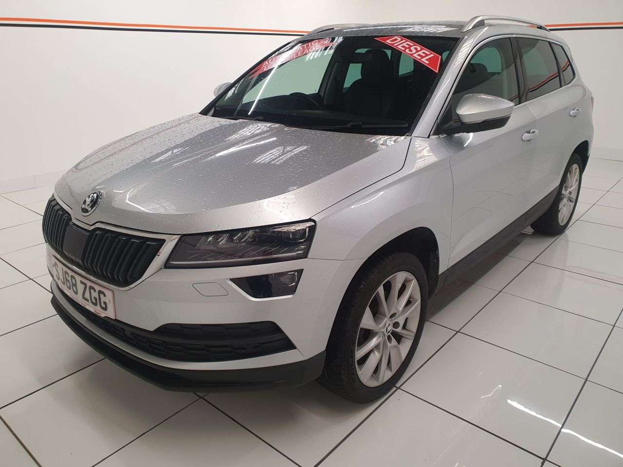 A 2018 SKODA KAROQ 1.6 TDI SE L SUV 5dr Diesel DSG Euro 6 (s/s) (115 ps) A 2018 SKODA KAROQ 1.6 TDI SE L SUV 5dr Diesel DSG Euro 6 (s/s) (115 ps)