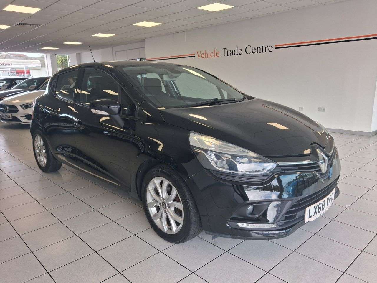 A 2018 RENAULT CLIO 0.9 TCe ECO Dynamique Nav Hatchback 5dr Petrol Manual Euro 6 (s/s) (90 ps) A 2018 RENAULT CLIO 0.9 TCe ECO Dynamique Nav Hatchback 5dr Petrol Manual Euro 6 (s/s) (90 ps)