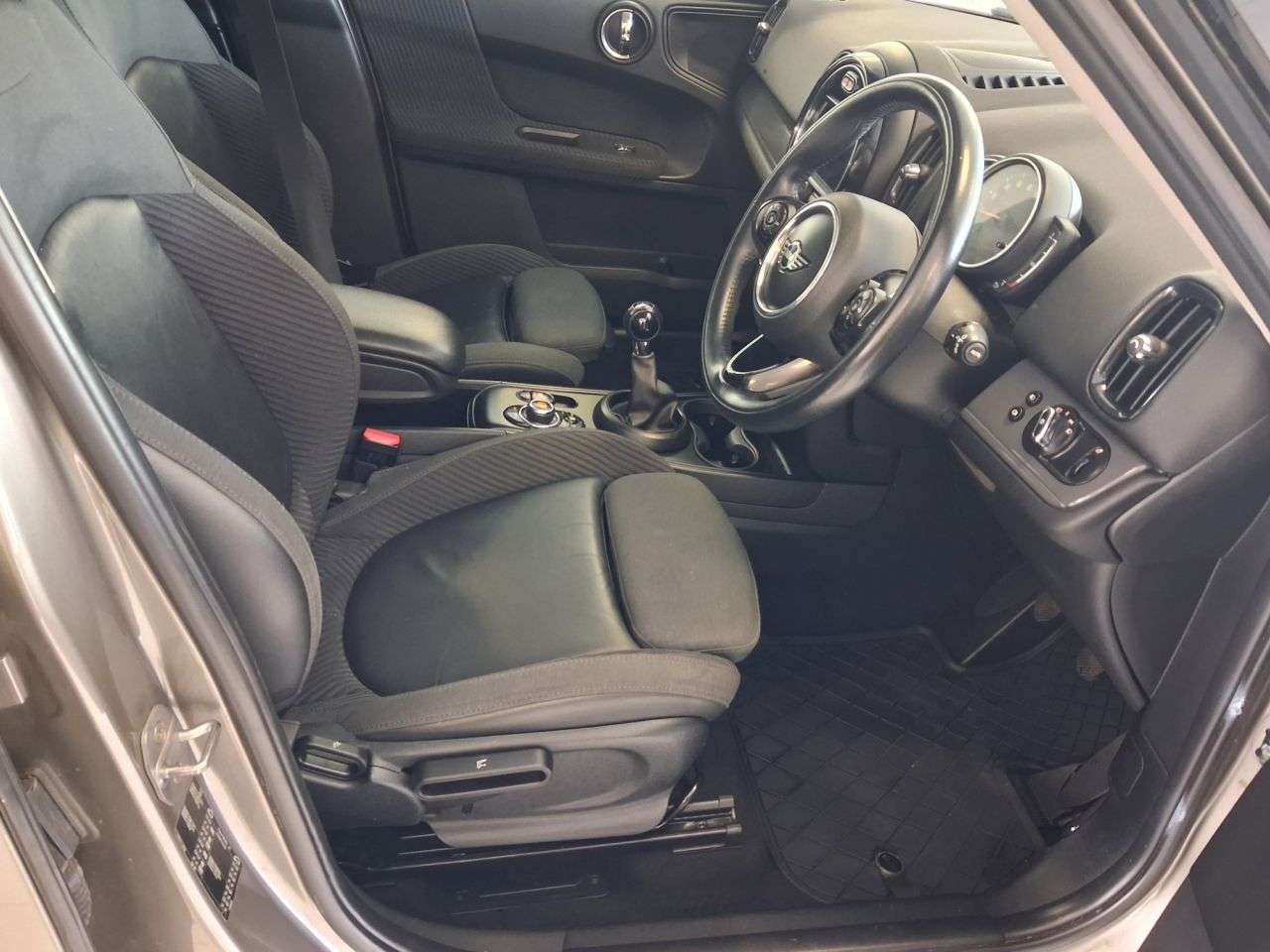 2018 MINI COUNTRYMAN 2018 MINI COUNTRYMAN