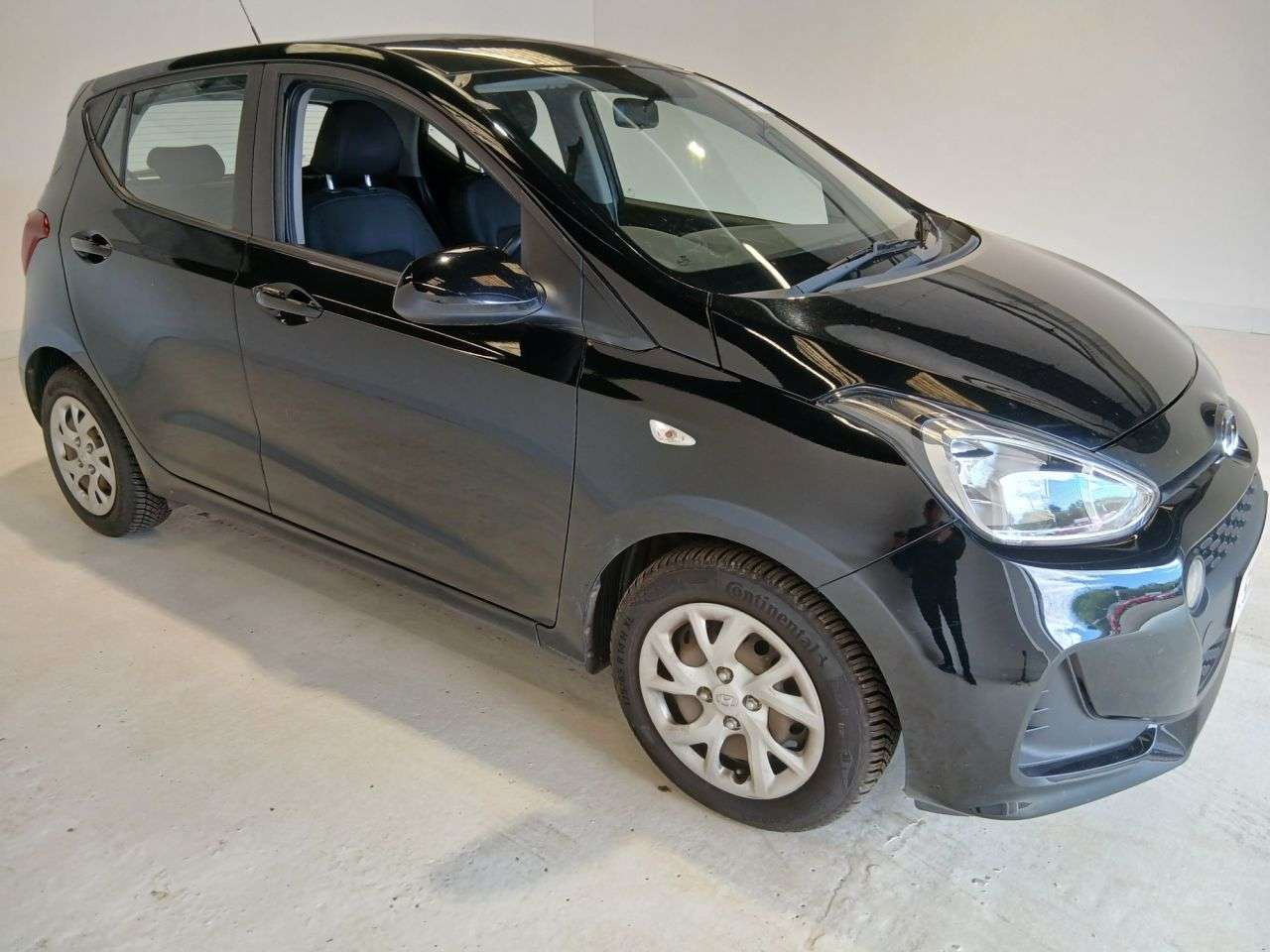 A 2018 HYUNDAI I10 1.0 SE Hatchback 5dr Petrol Manual Euro 6 (67 ps) A 2018 HYUNDAI I10 1.0 SE Hatchback 5dr Petrol Manual Euro 6 (67 ps)