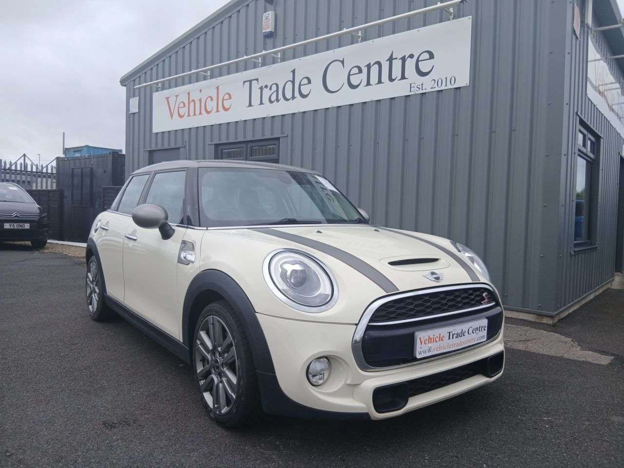 A 2017 MINI HATCH 2.0 Cooper S Seven Hatchback 5dr Petrol Manual Euro 6 (s/s) (192 ps) A 2017 MINI HATCH 2.0 Cooper S Seven Hatchback 5dr Petrol Manual Euro 6 (s/s) (192 ps)
